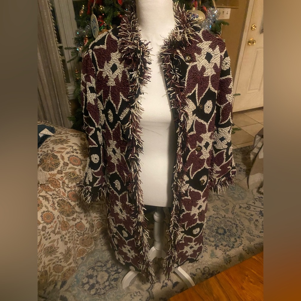 TORY BURCH Resort 2017 On Vogue
Runway Mandeville Mosaic Fringe Coat - Size 4
